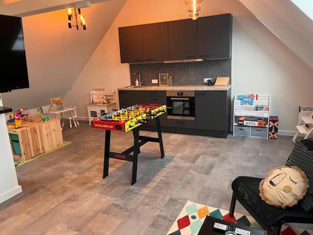 Family Appartement 'Marieo' With Game Room And Outdoor Facilities Gistel Exterior foto